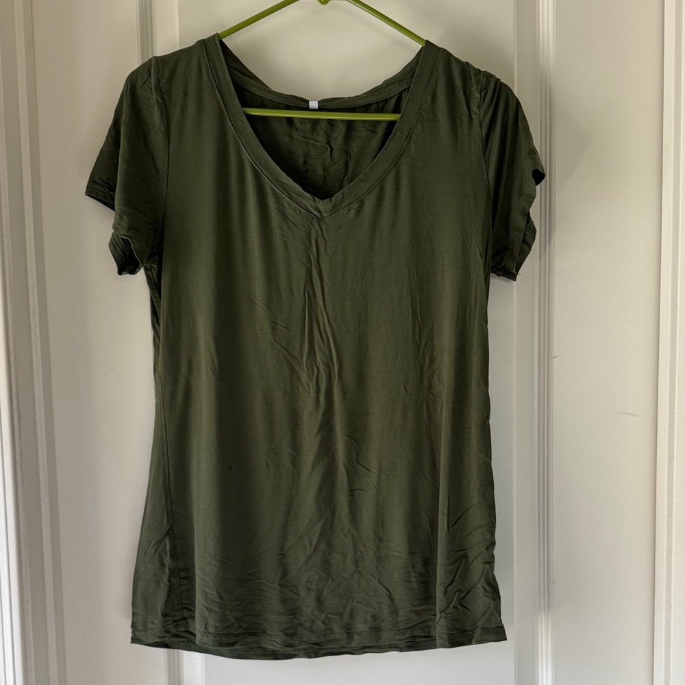 Classic Olive V-Neck Short Sleeve Top / M17